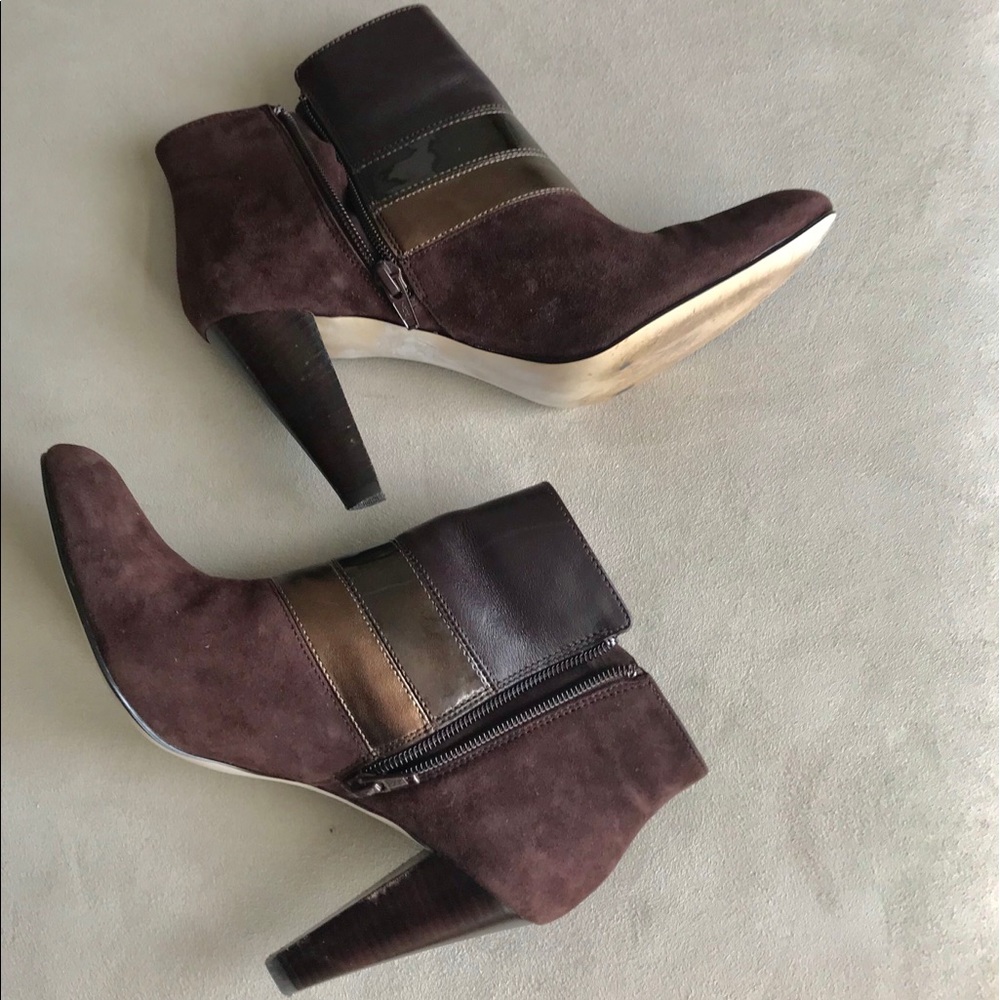 Ann Klein chic brown suede leather ankle boots EUC